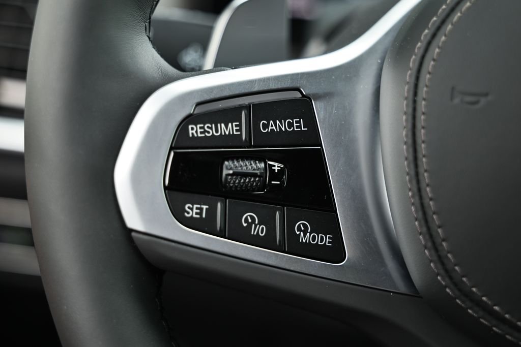 New 2027 Dravit Grey Metallic BMW xDrive40i image 37