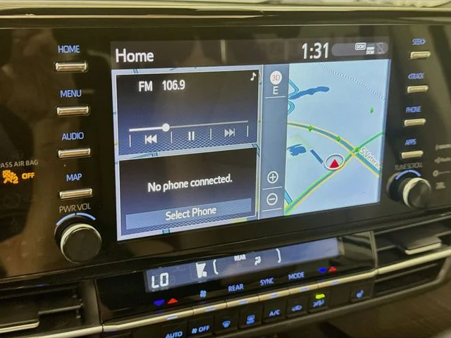 Used 2021 Silver Toyota XLE image 15