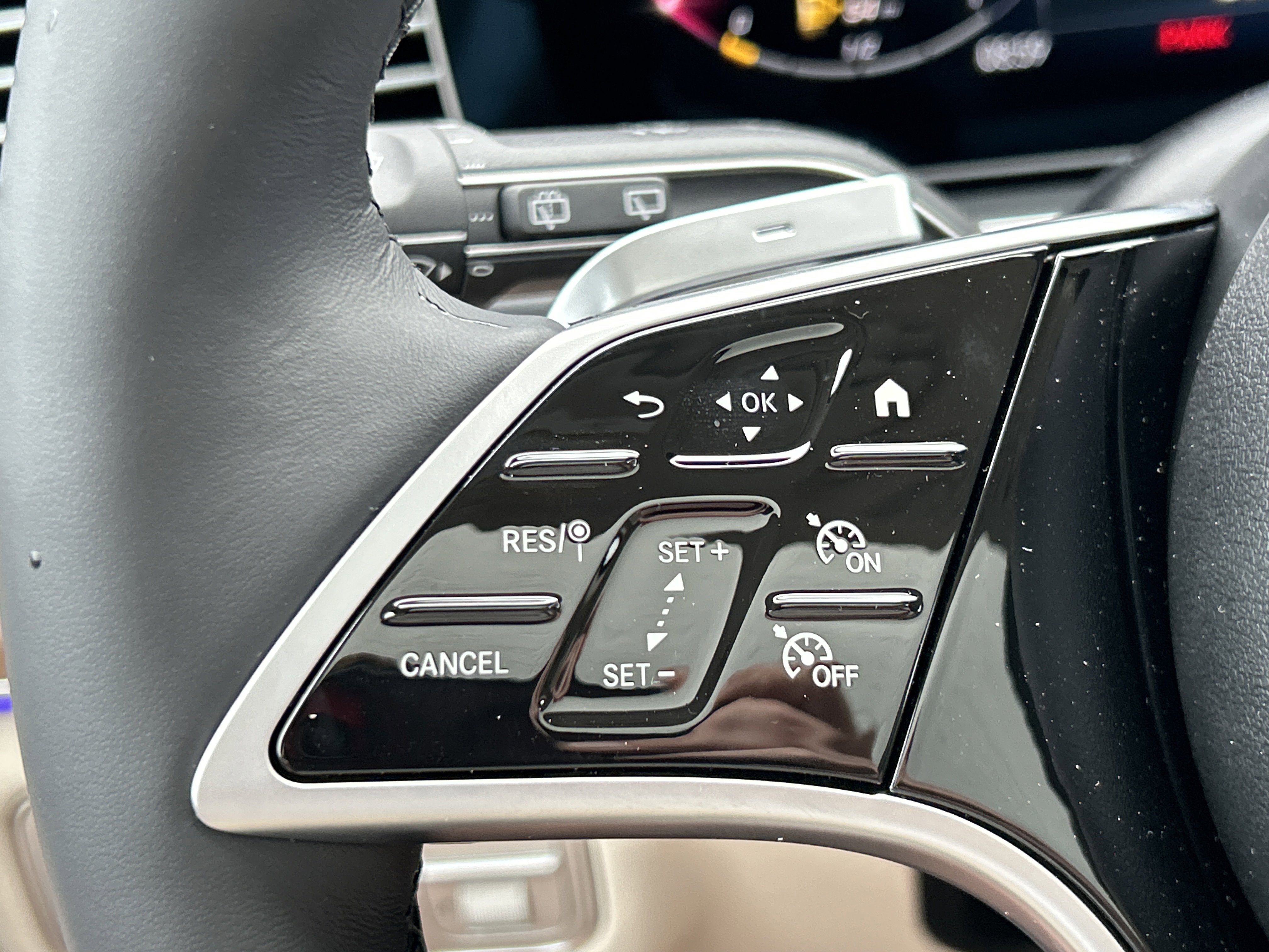 New 2026 Polar White Mercedes-Benz GLE 450 4MATIC® SUV image 24