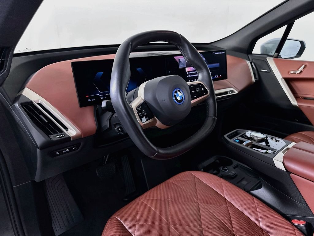 Certified Used 2024 White Metallic BMW xDrive50 image 9