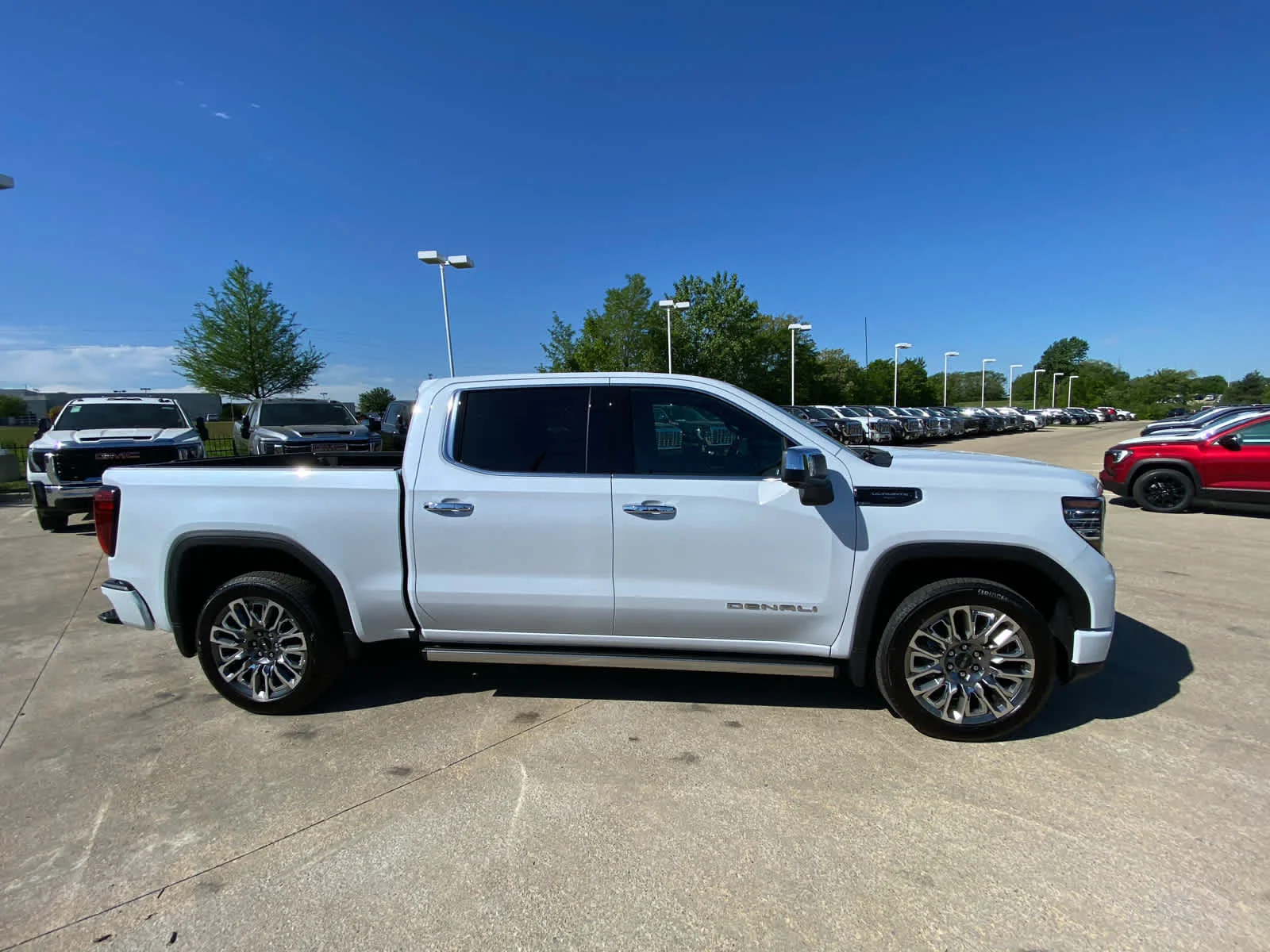 New 2026 Glacier White Tricoat GMC Denali Ultimate image 4
