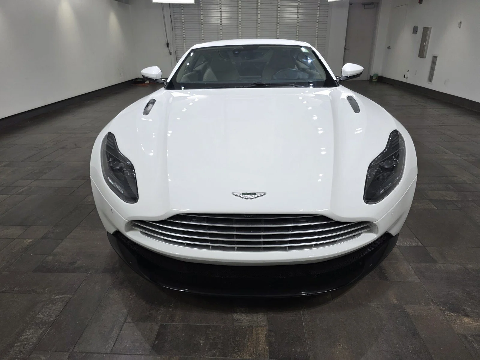 Used 2023 Lunar White Aston Martin V8 Coupe image 7