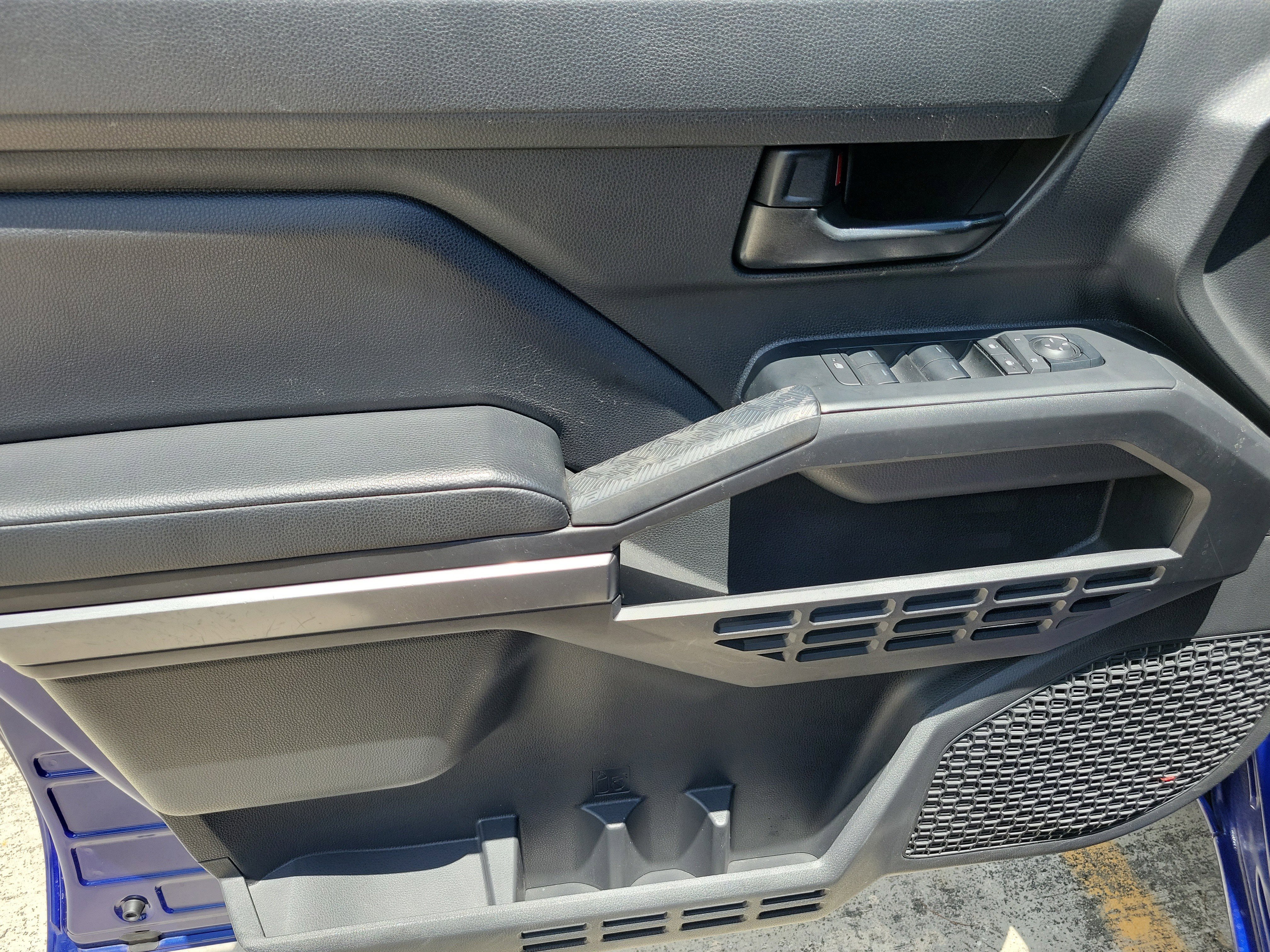 Used 2025 Blue Toyota SR5 image 18