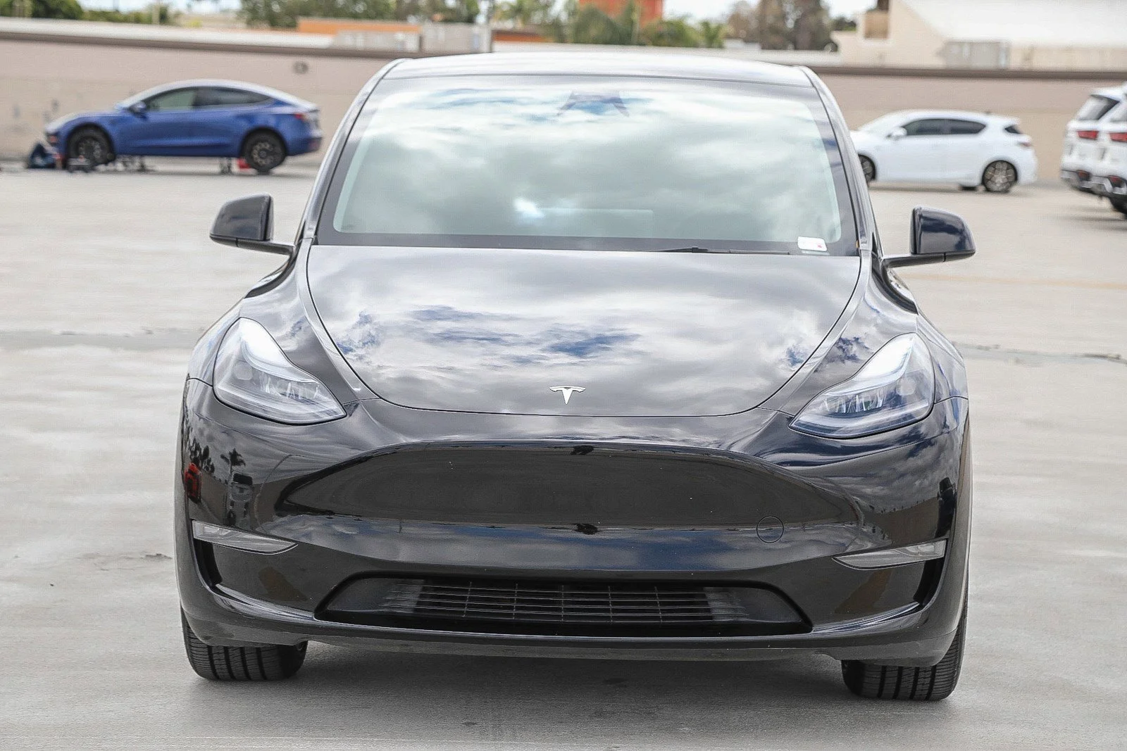 Used 2024 Tesla Model Y Long Range with VIN 7SAYGDEE1RA230669 for sale in Oxnard, CA