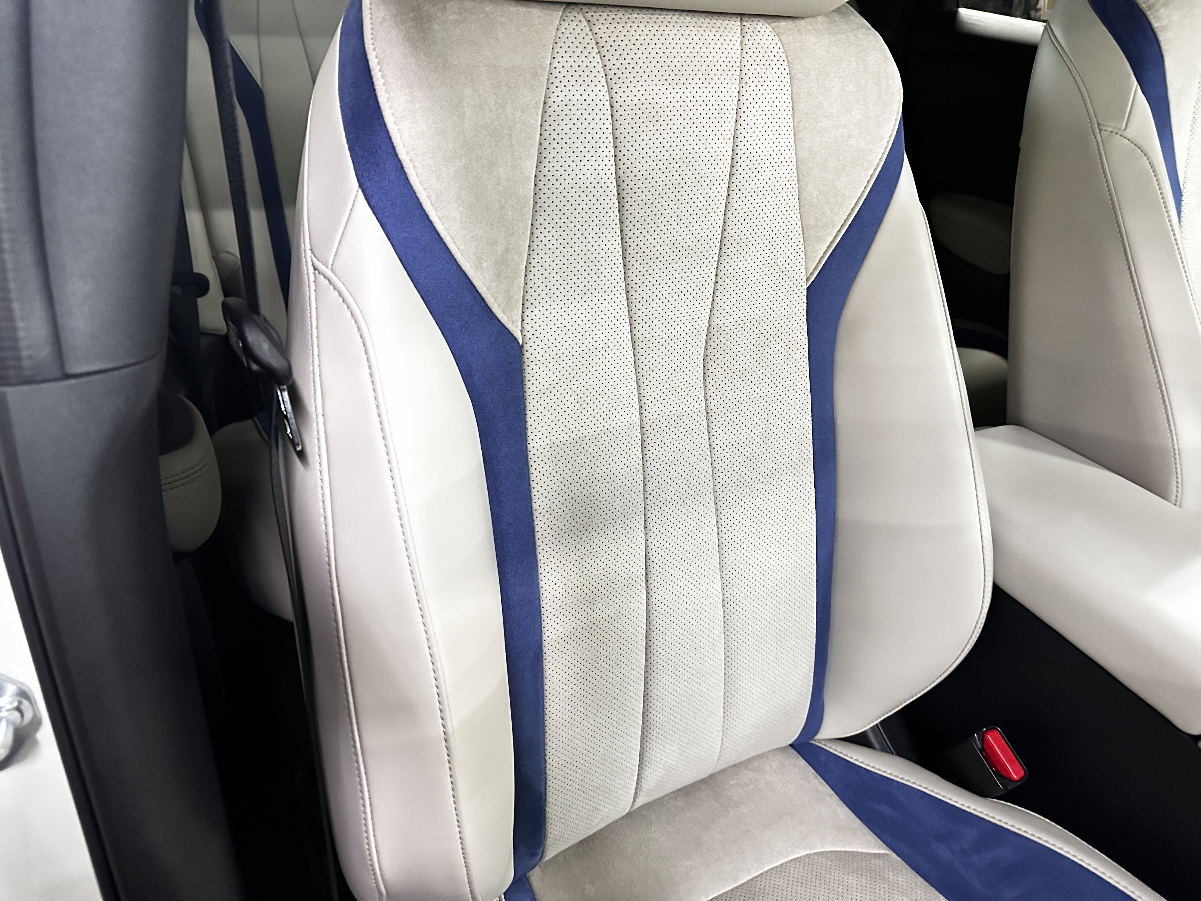 Certified Used 2025 Platinum White Pearl Acura AWD A-SPEC image 28