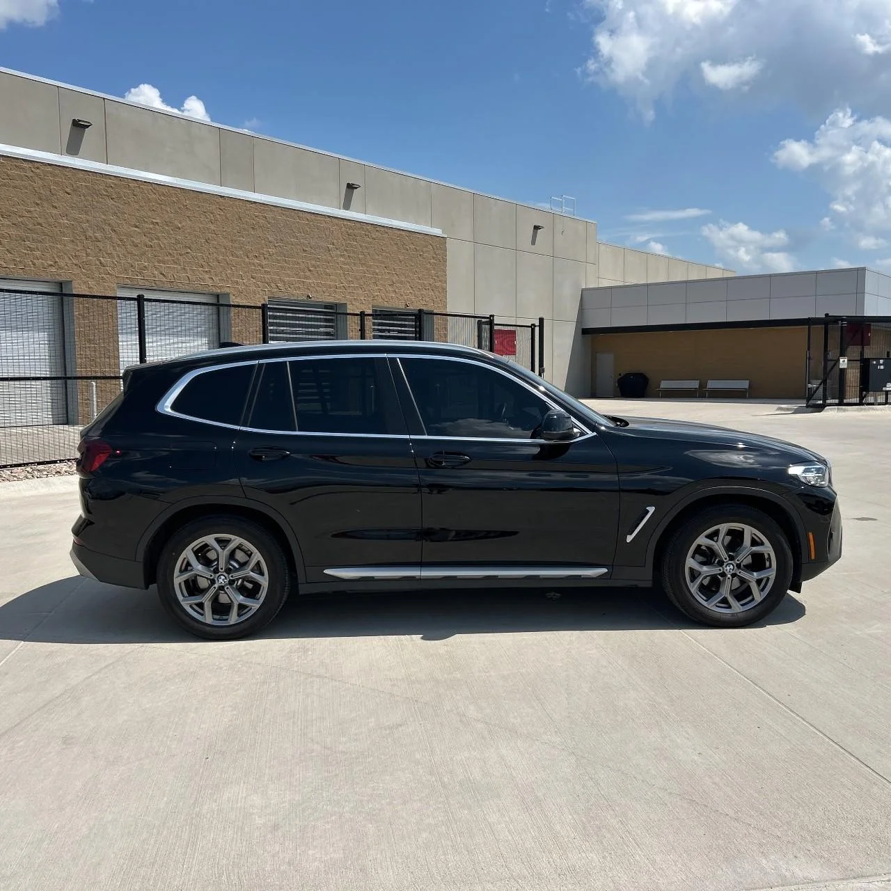Used 2023 Jet Black BMW xDrive30i image 7