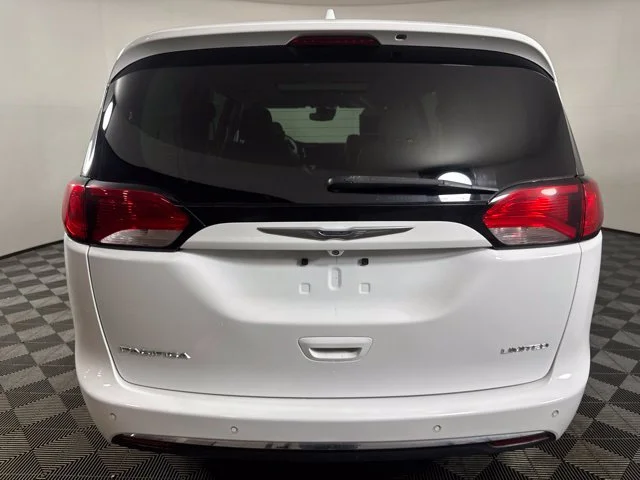 Used 2017 White Chrysler Limited image 24