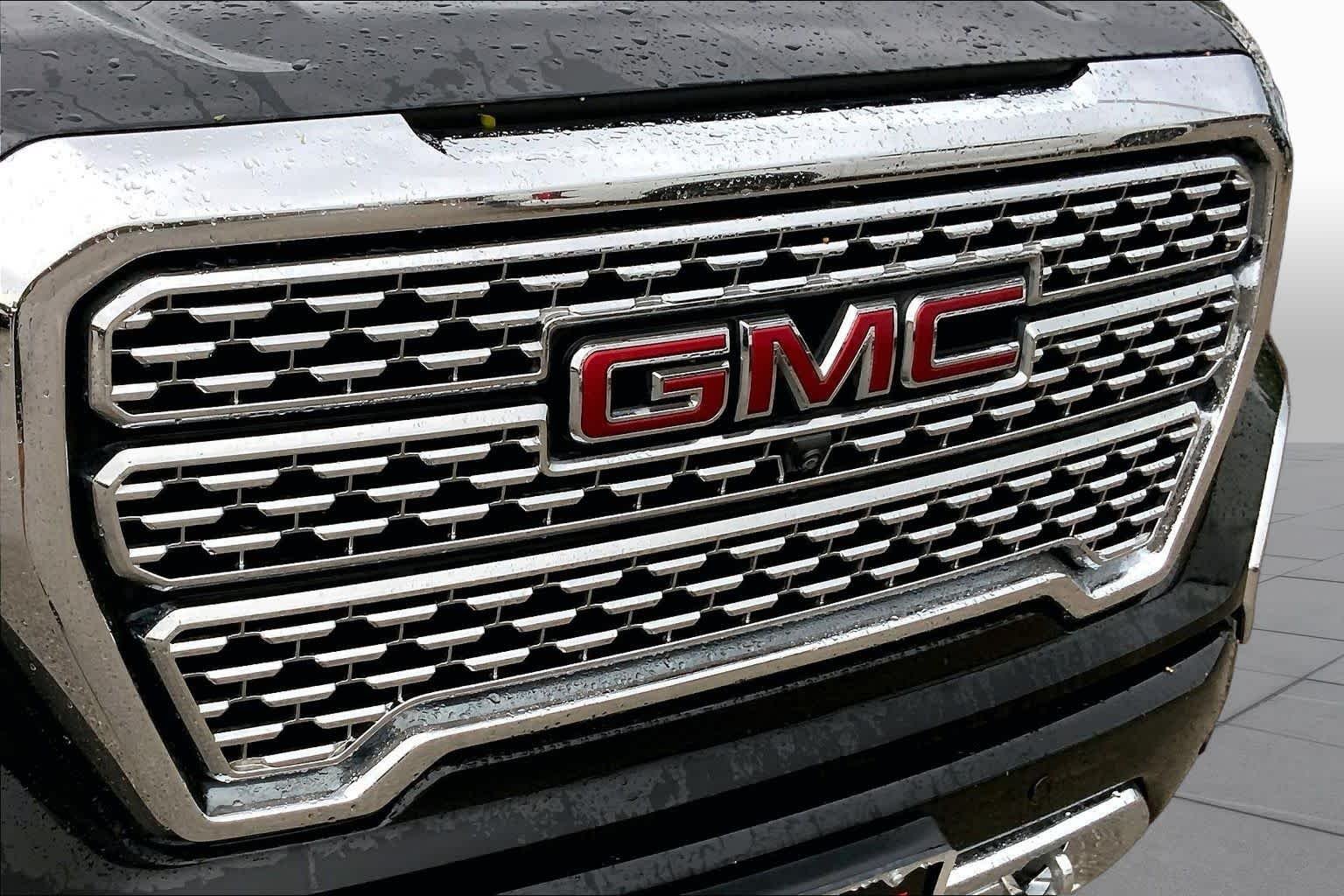 Used 2020 Onyx Black GMC Denali image 30