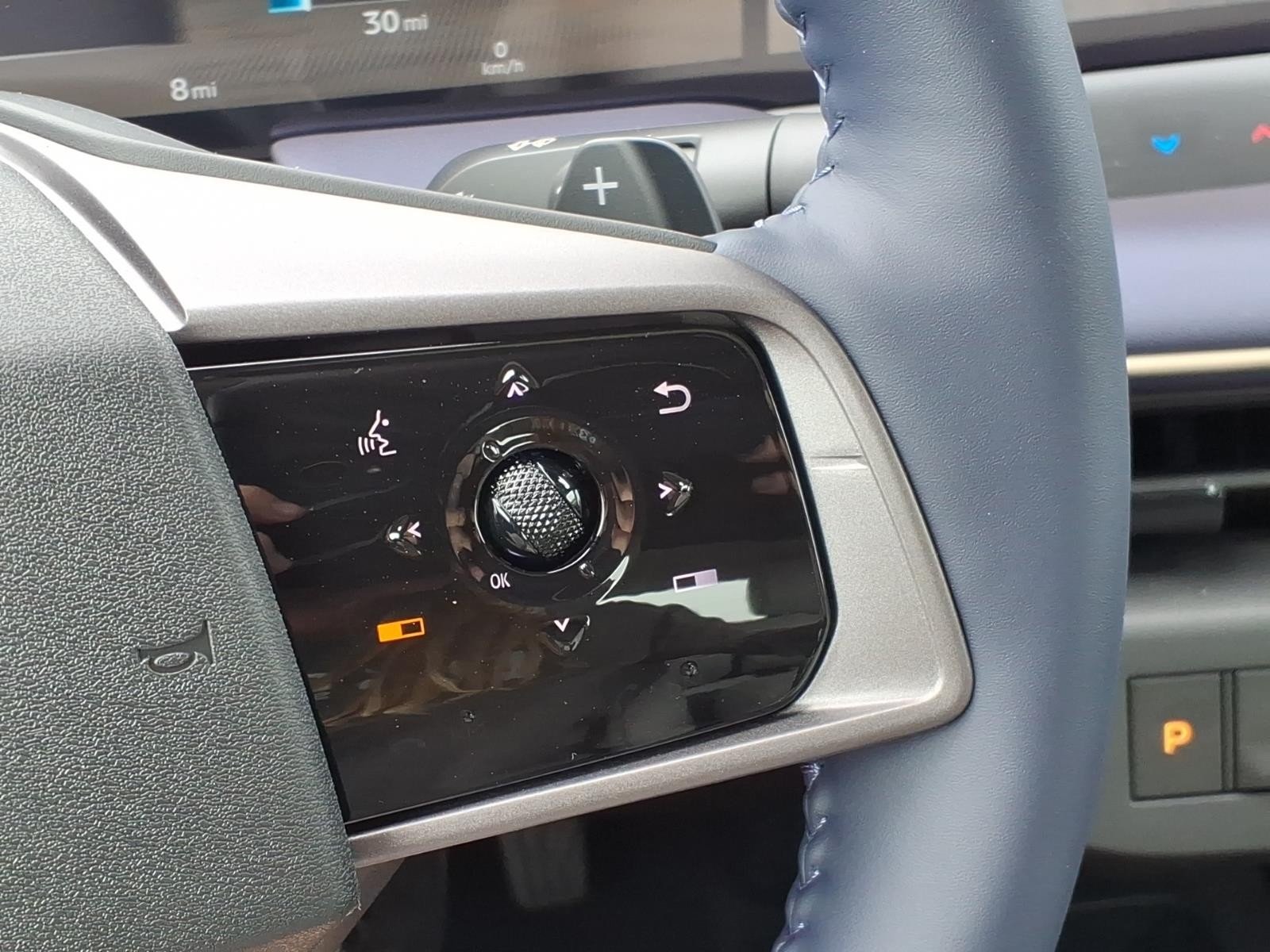 2026 Nissan LEAF photo 16 of 22
