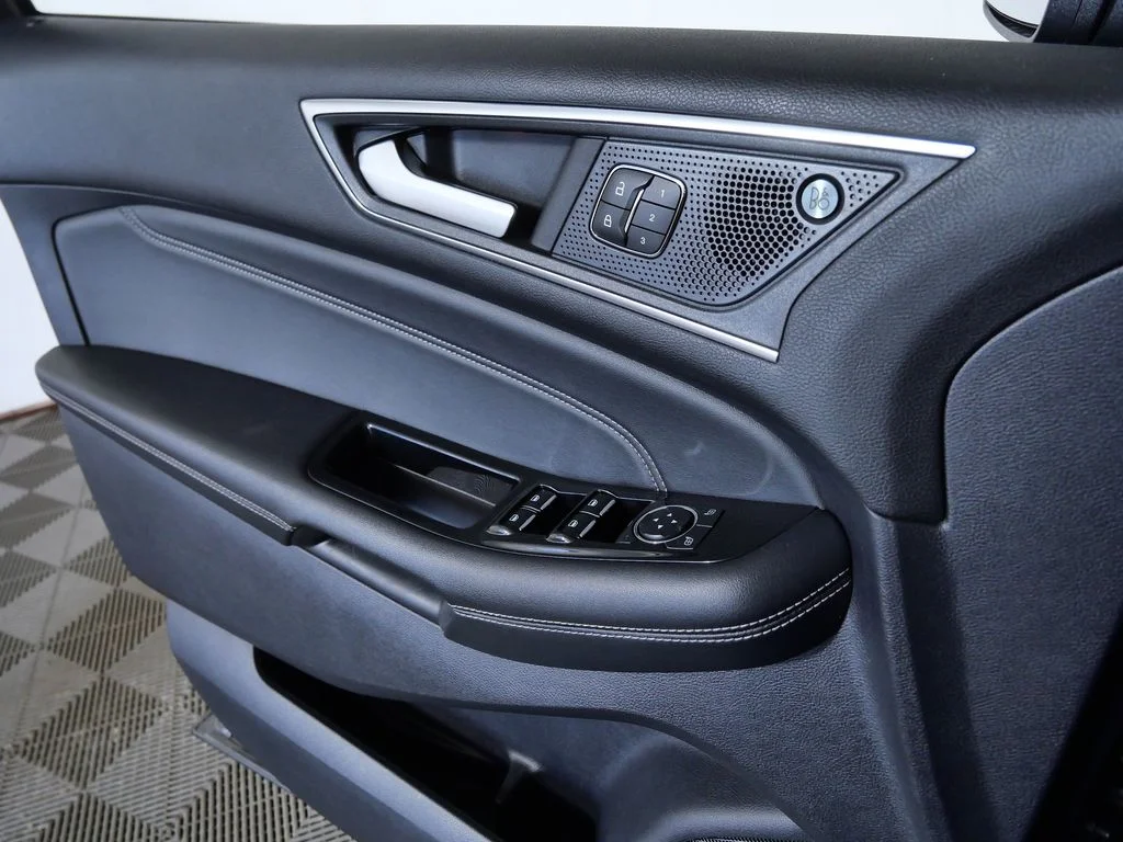 Used 2020 Gray Ford Titanium image 27