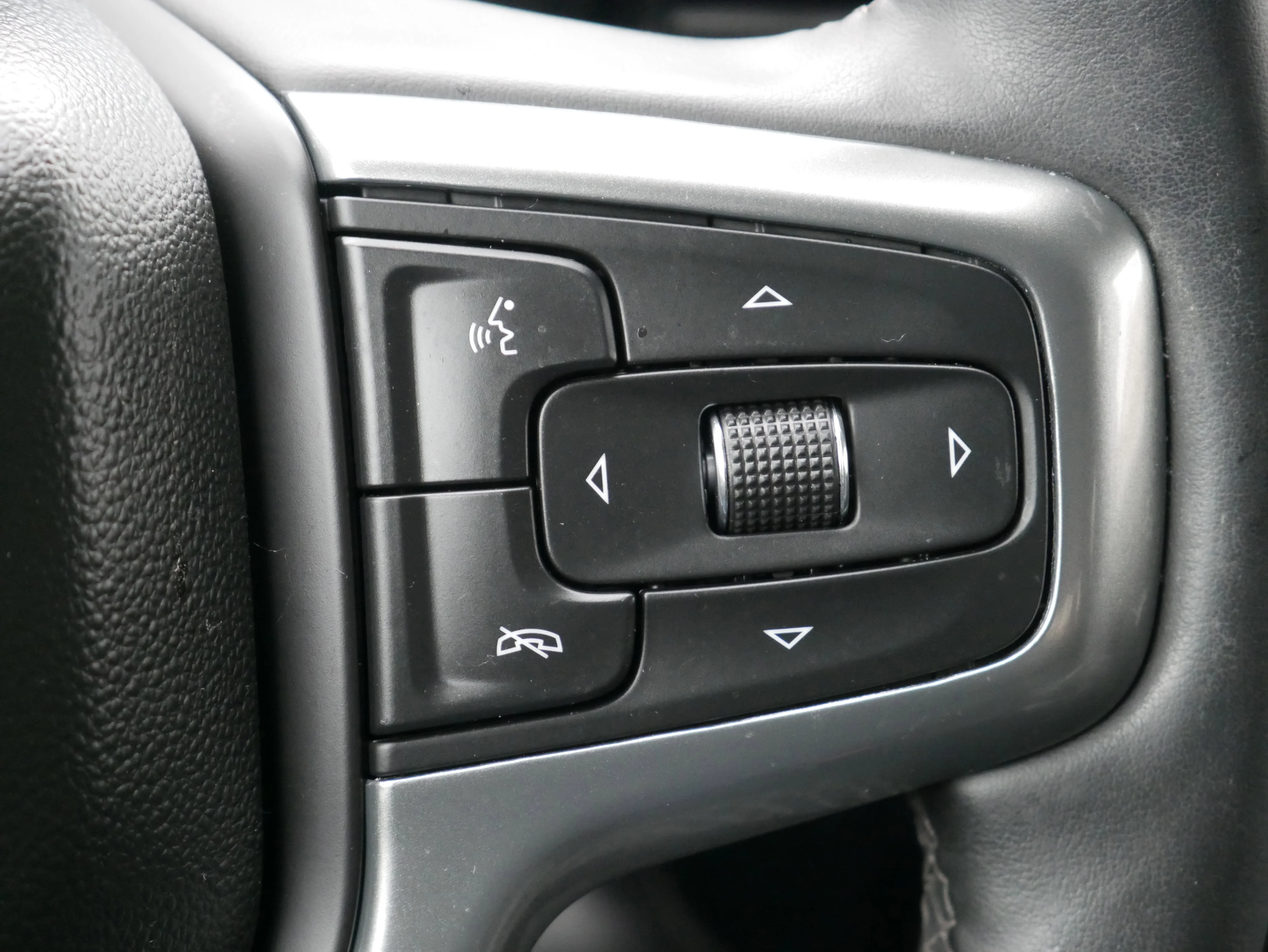 2023 Chevrolet Silverado 1500 LT - Photo 25