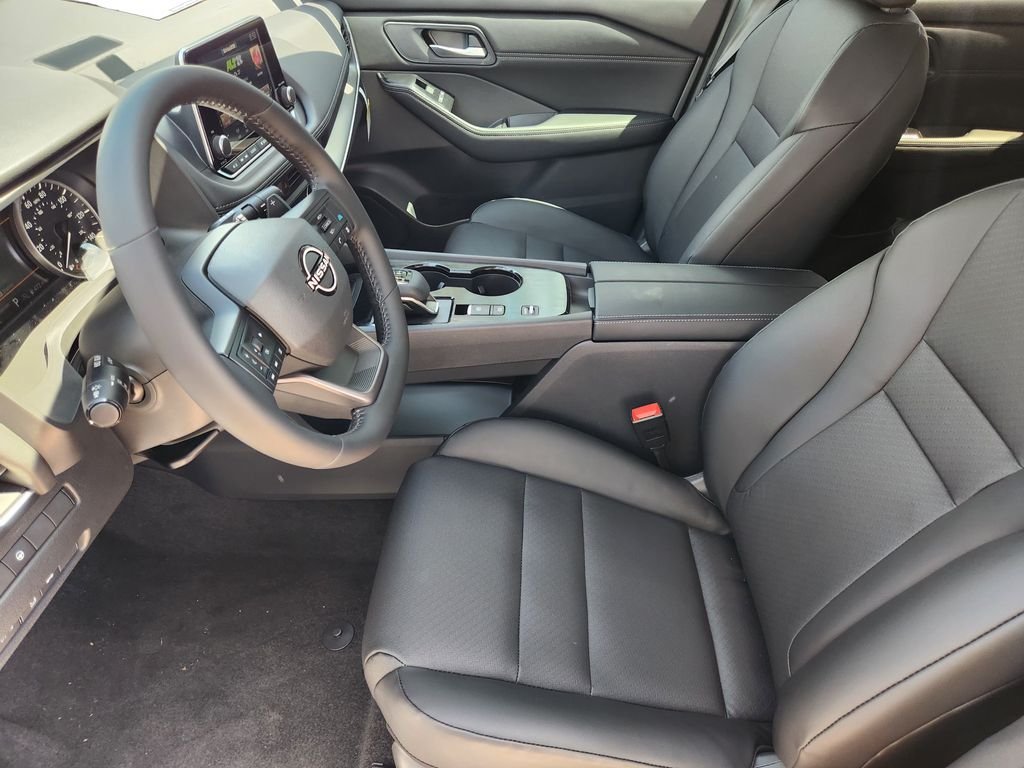 New 2026 Everest White Pearl TriCoat Nissan Dark Armor™ image 13