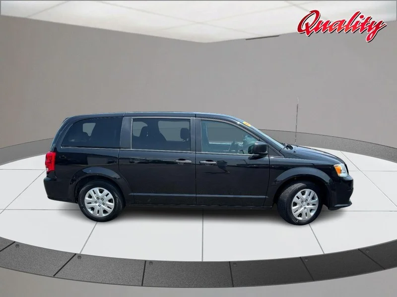 Used 2019 Dodge Grand Caravan SE with VIN 2C4RDGBG1KR547012 for sale in Jerseyville, IL