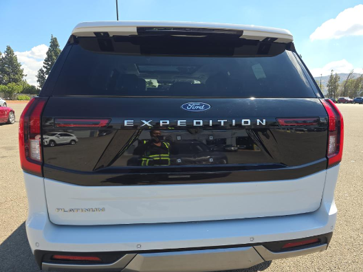 2025 Ford Expedition Platinum photo 5