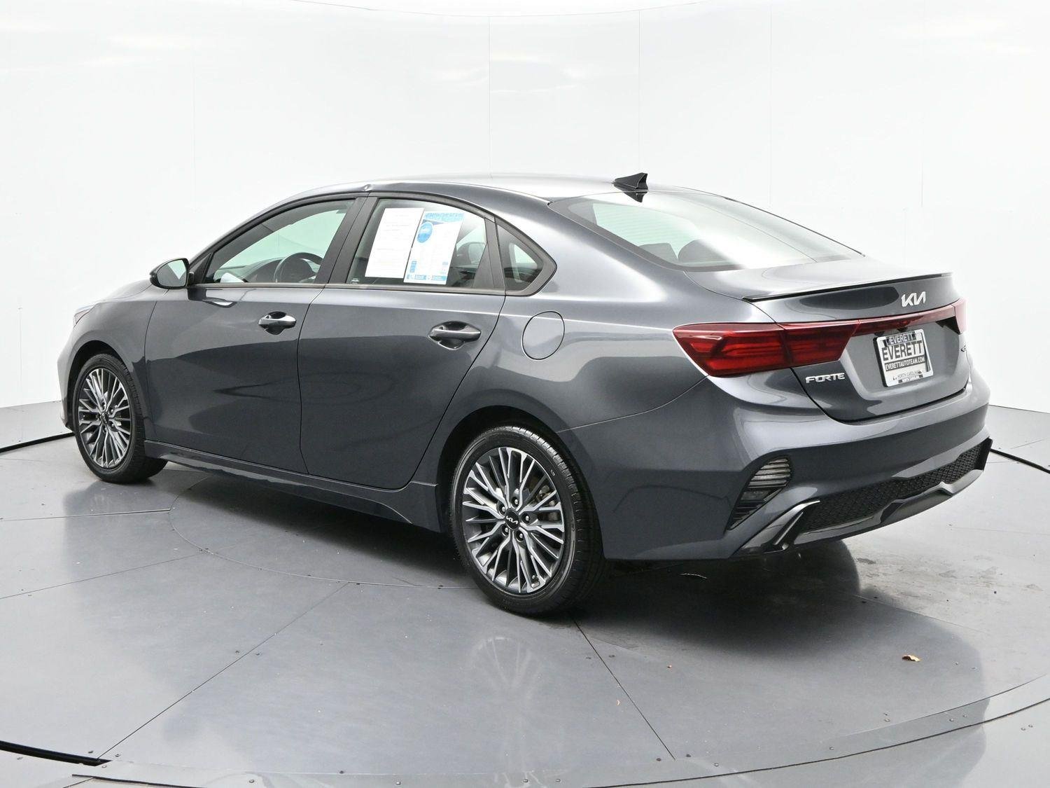 Used 2022 Gravity Gray Kia GT-Line image 5