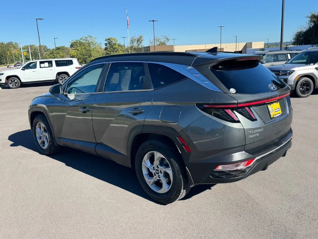 Used 2022 Gray Hyundai SEL image 5