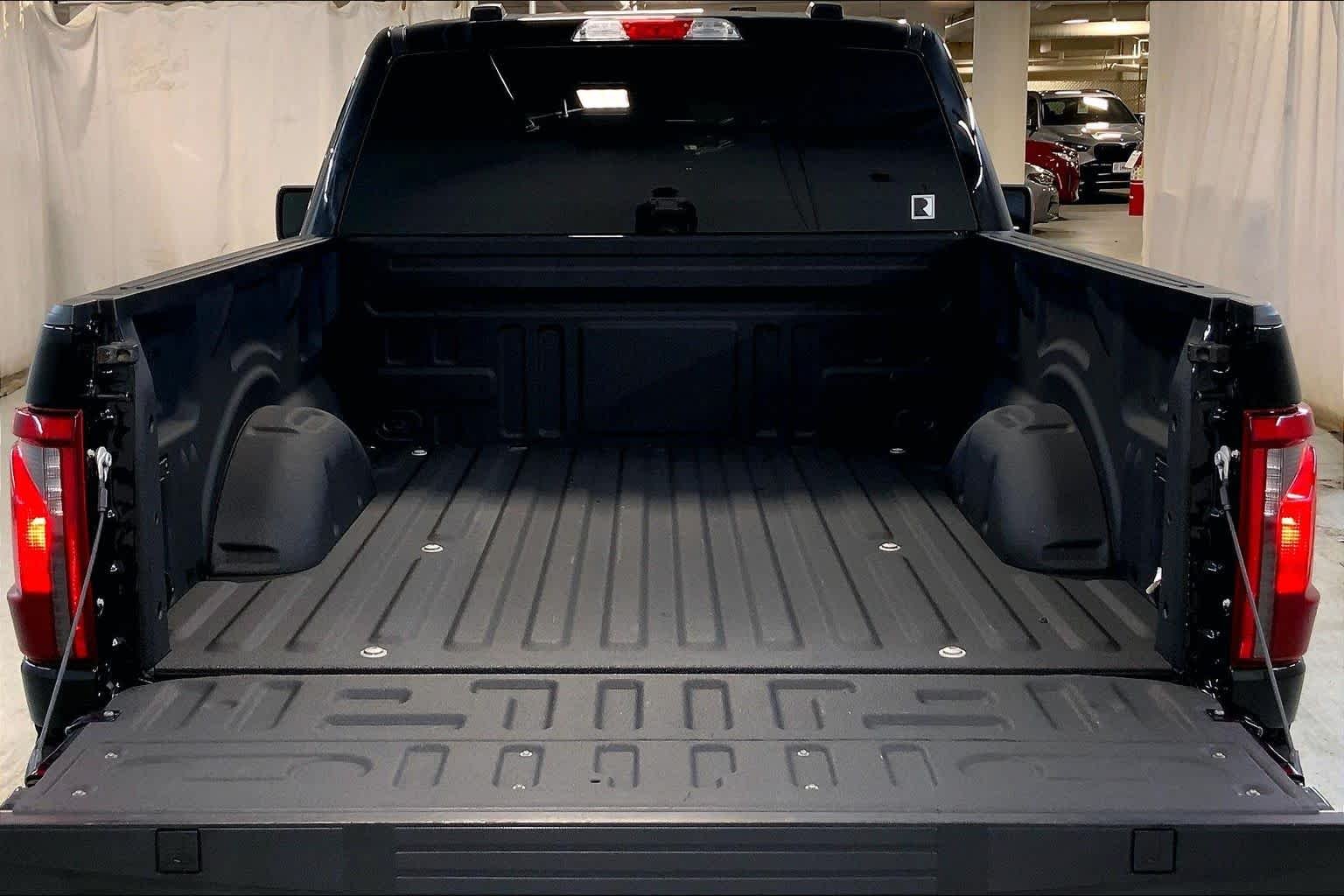 Used 2024 Agate Black Ford XL image 33