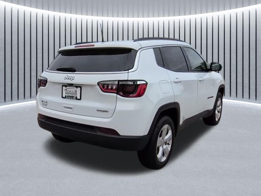 Used 2022 White Jeep Latitude image 9