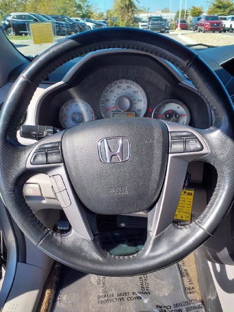 Used 2013 Silver Honda EX-L image 29