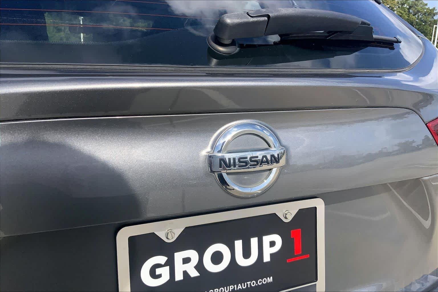 Used 2017 Gun Metallic Nissan SV image 10