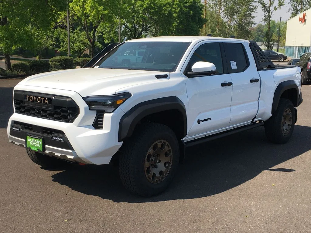 New 2026 Ice Cap Toyota Trailhunter image 13