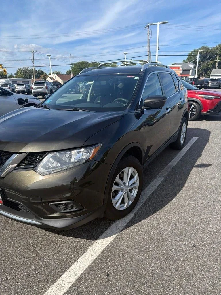 Used 2016 Black Nissan SV image 3