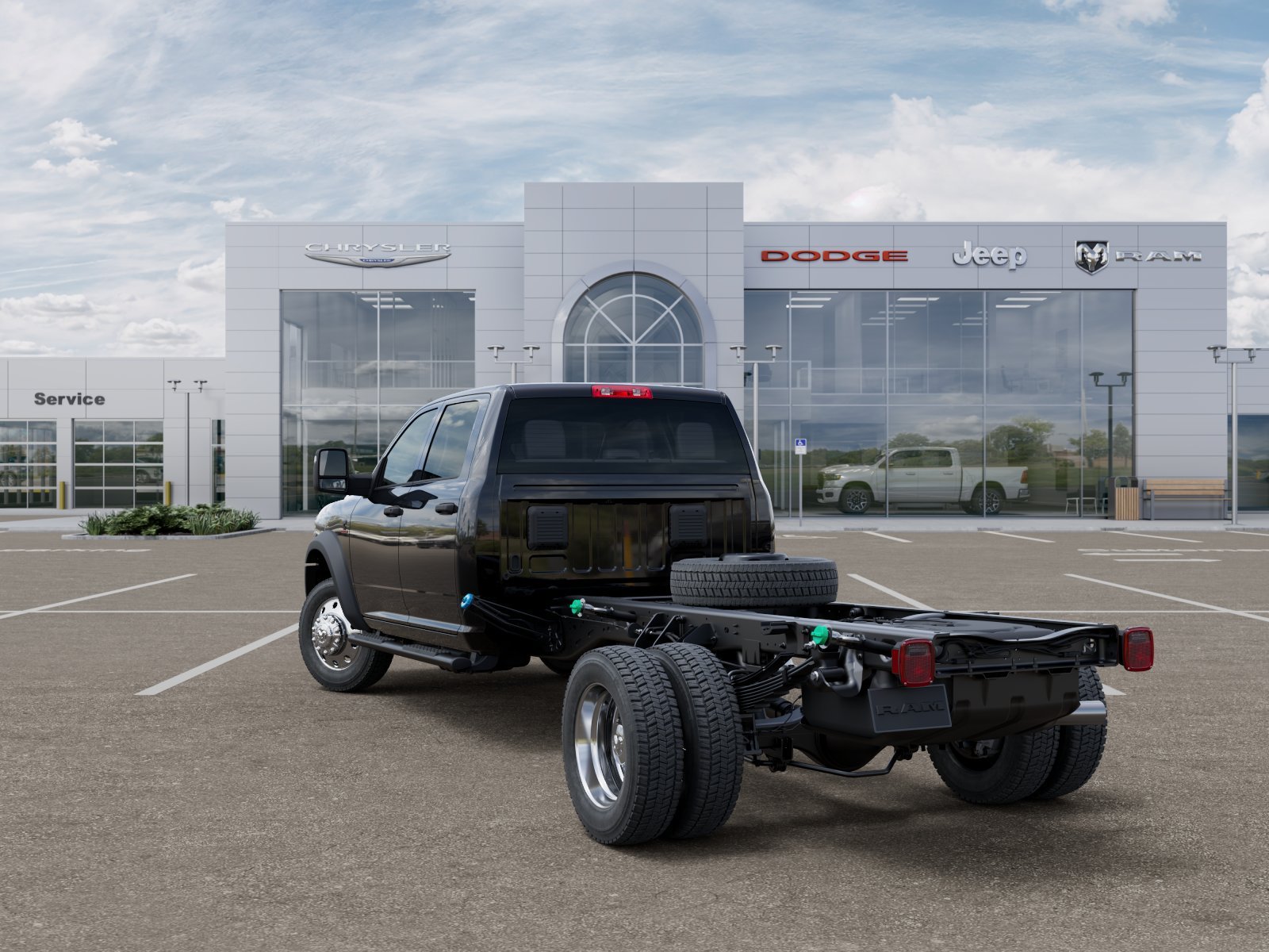 New 2026 Diamond Black Crystal Pearl-Coat Exterior Paint RAM Tradesman image 29