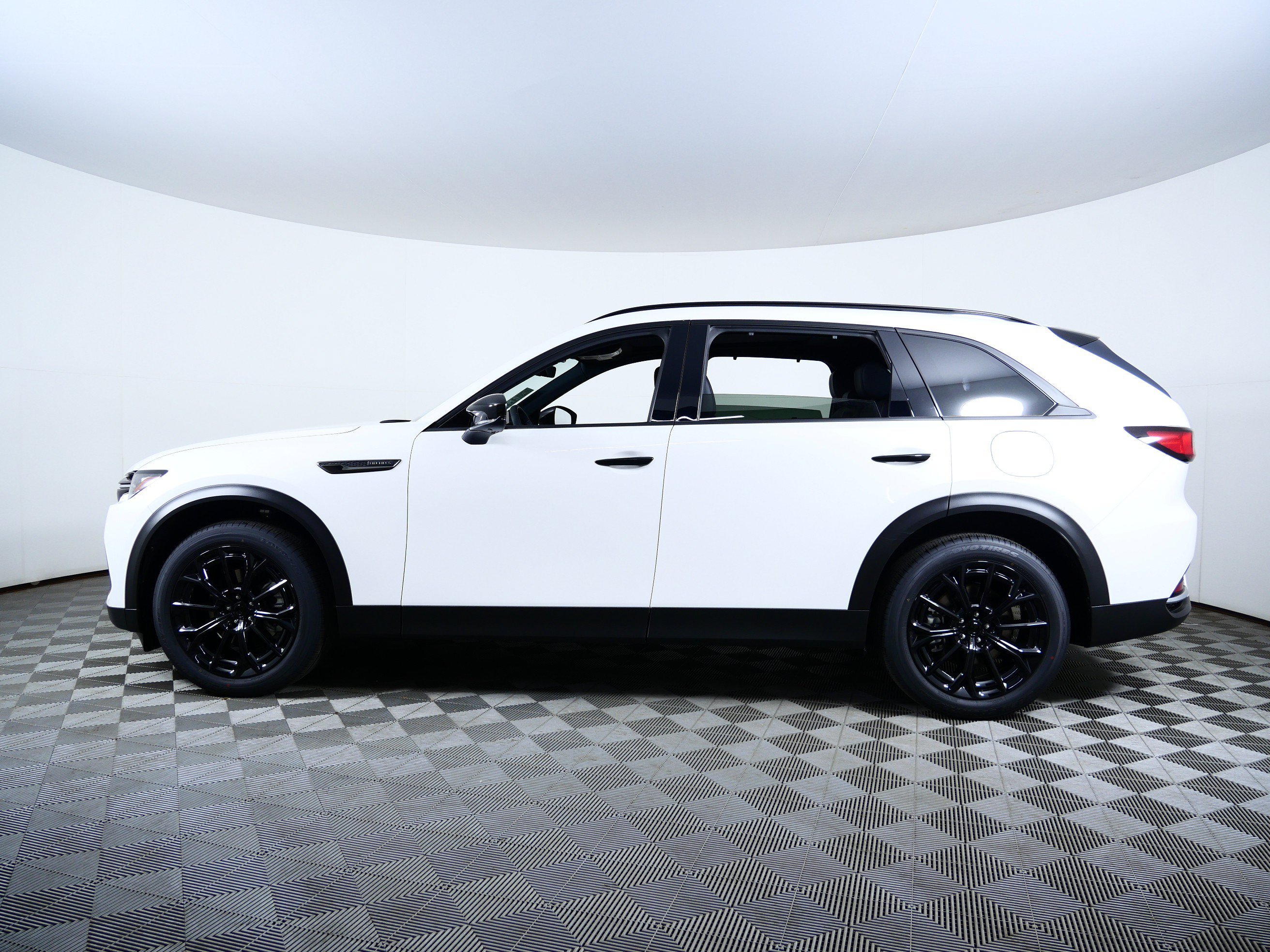 New 2026 Rhodium White Premium Mazda 3.3 Turbo Premium Plus AWD image 4