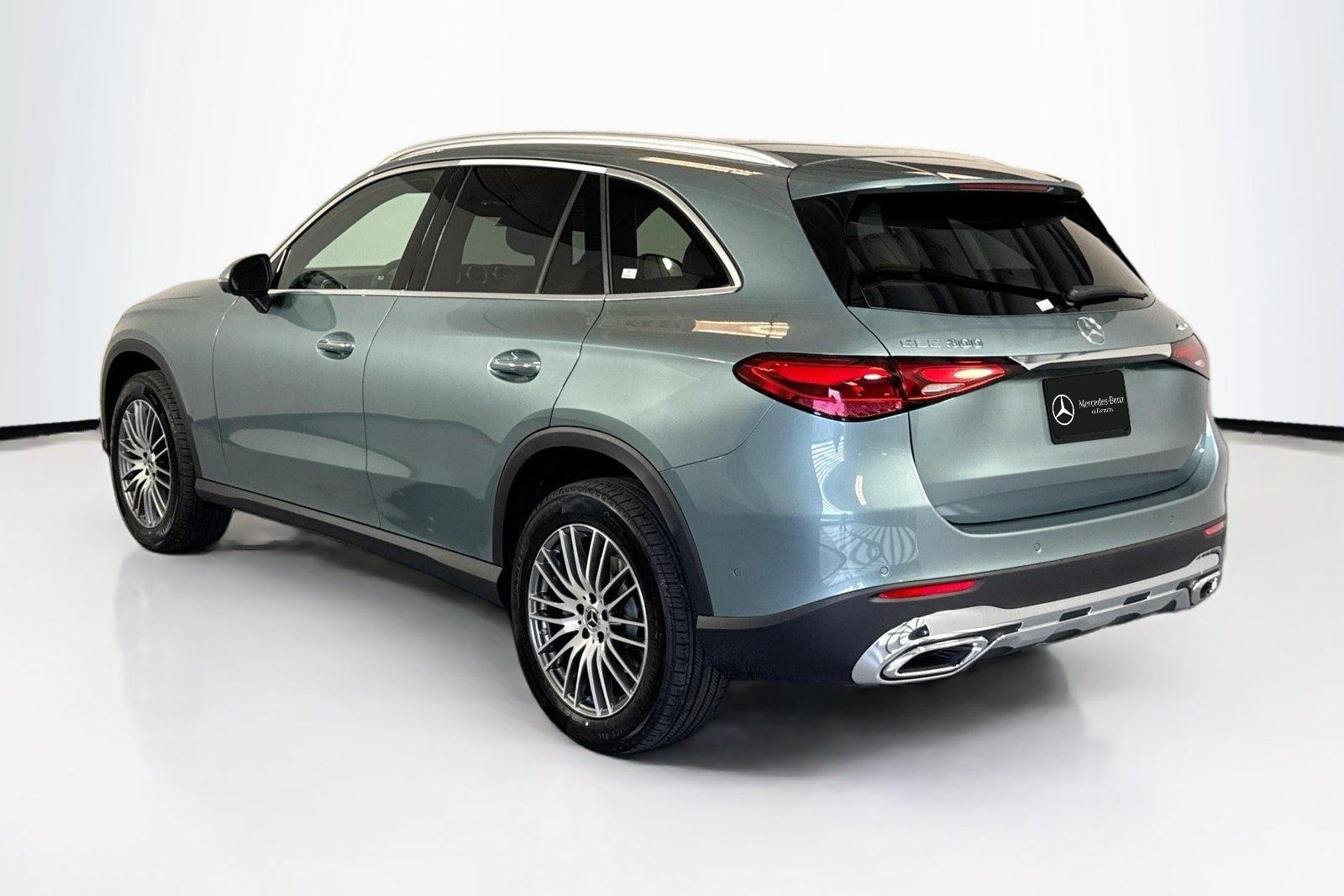 New 2026 Verde Silver Metallic Mercedes-Benz GLC 300 image 7