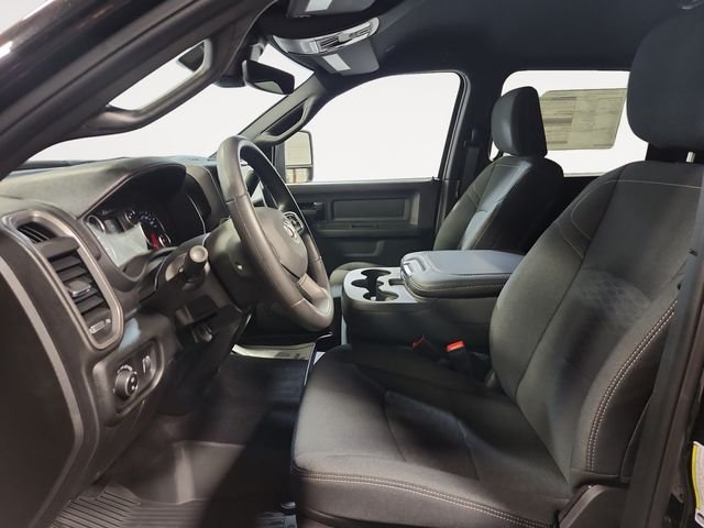 New 2026 Diamond Black Crystal Pearl-Coat Exterior Paint RAM Tradesman image 9