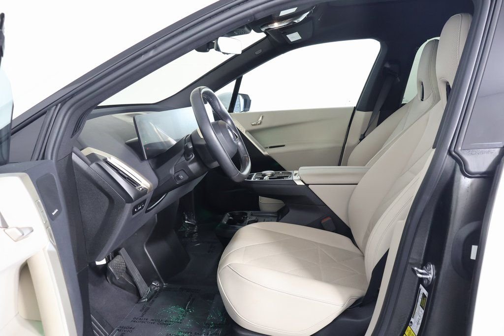 Certified Used 2024 Alpine White BMW xDrive50 image 10