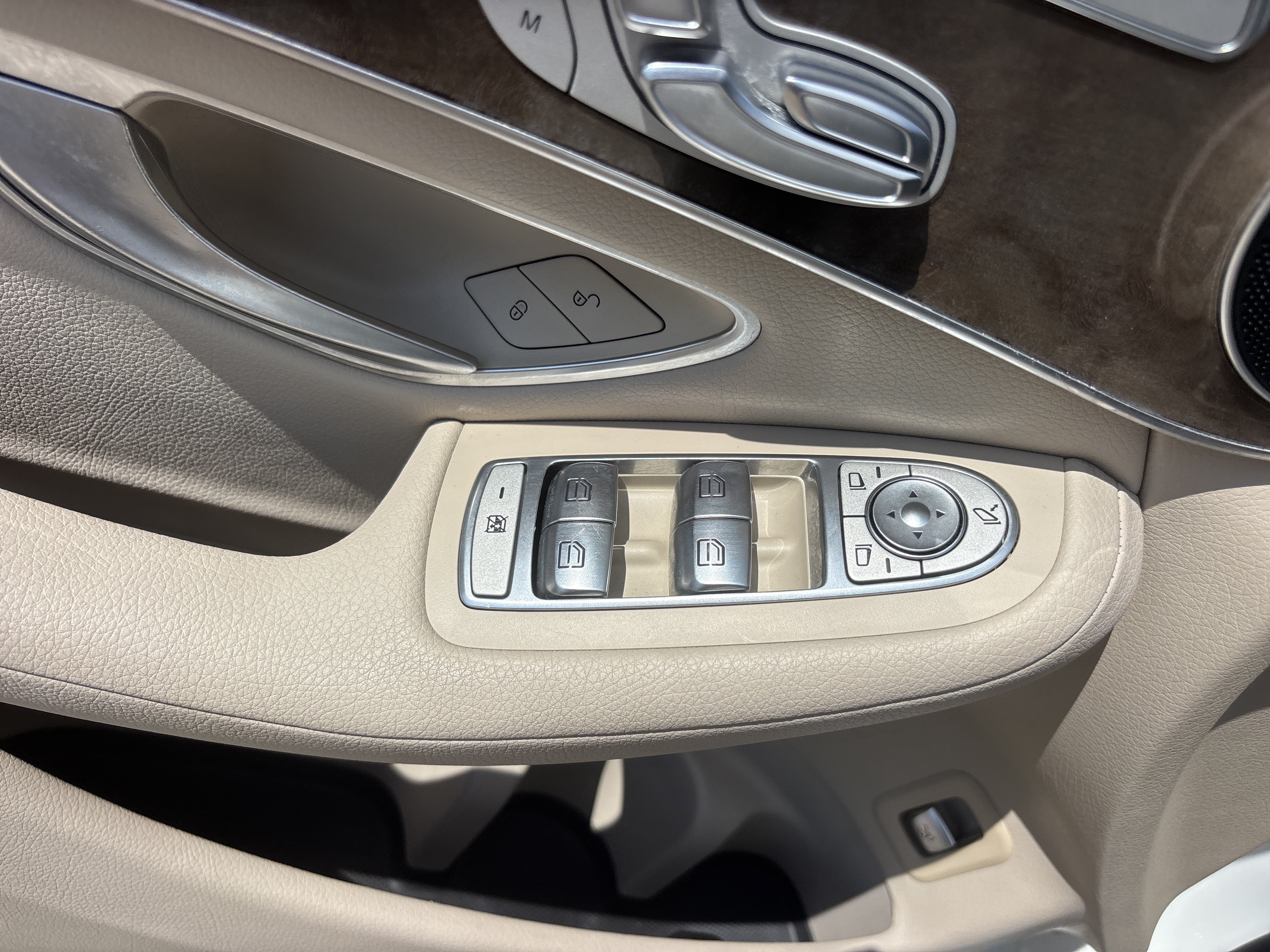 Used 2018 POLAR WHITE Mercedes-Benz 300 4Matic image 21