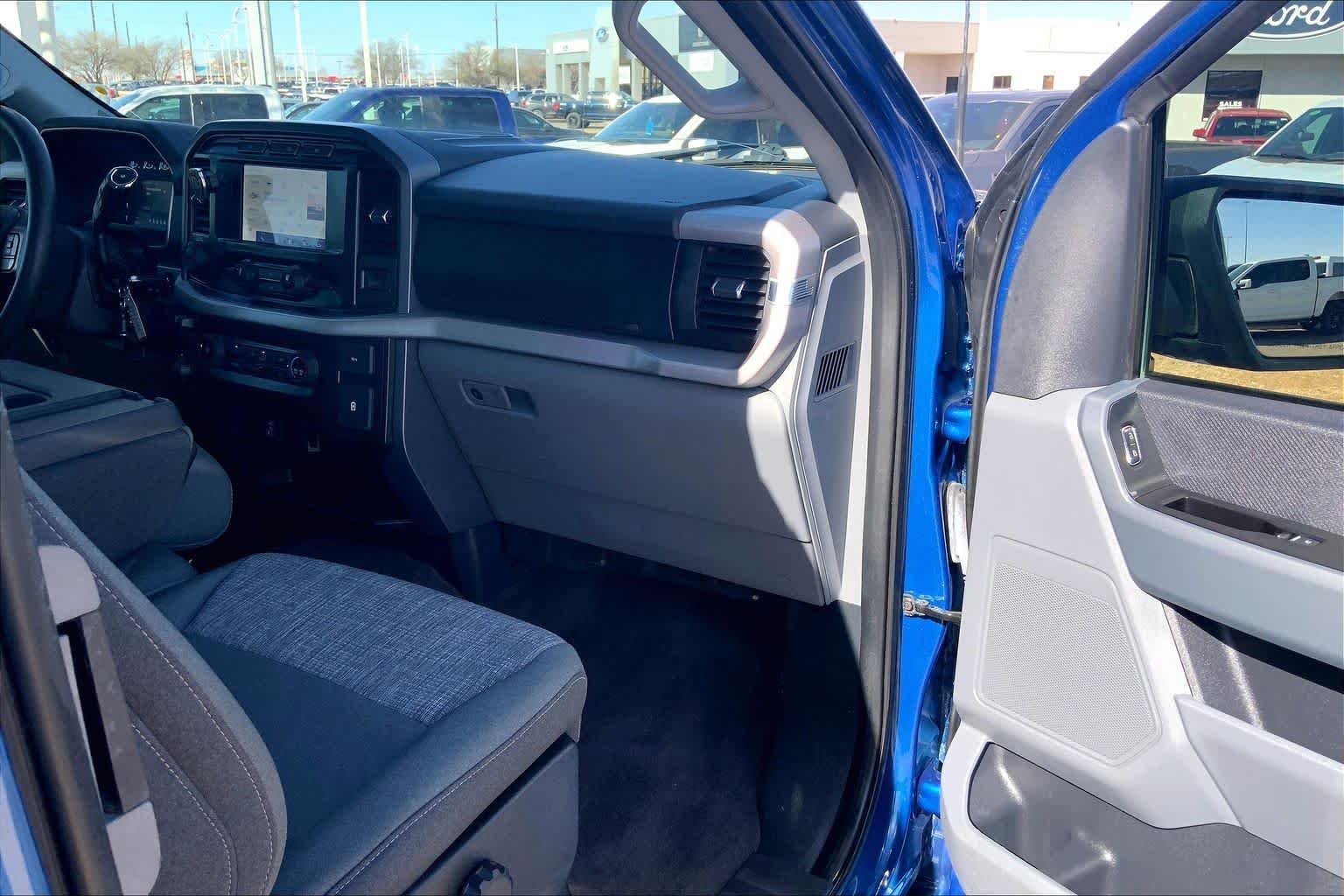 Used 2023 Atlas Blue Ford XLT image 36