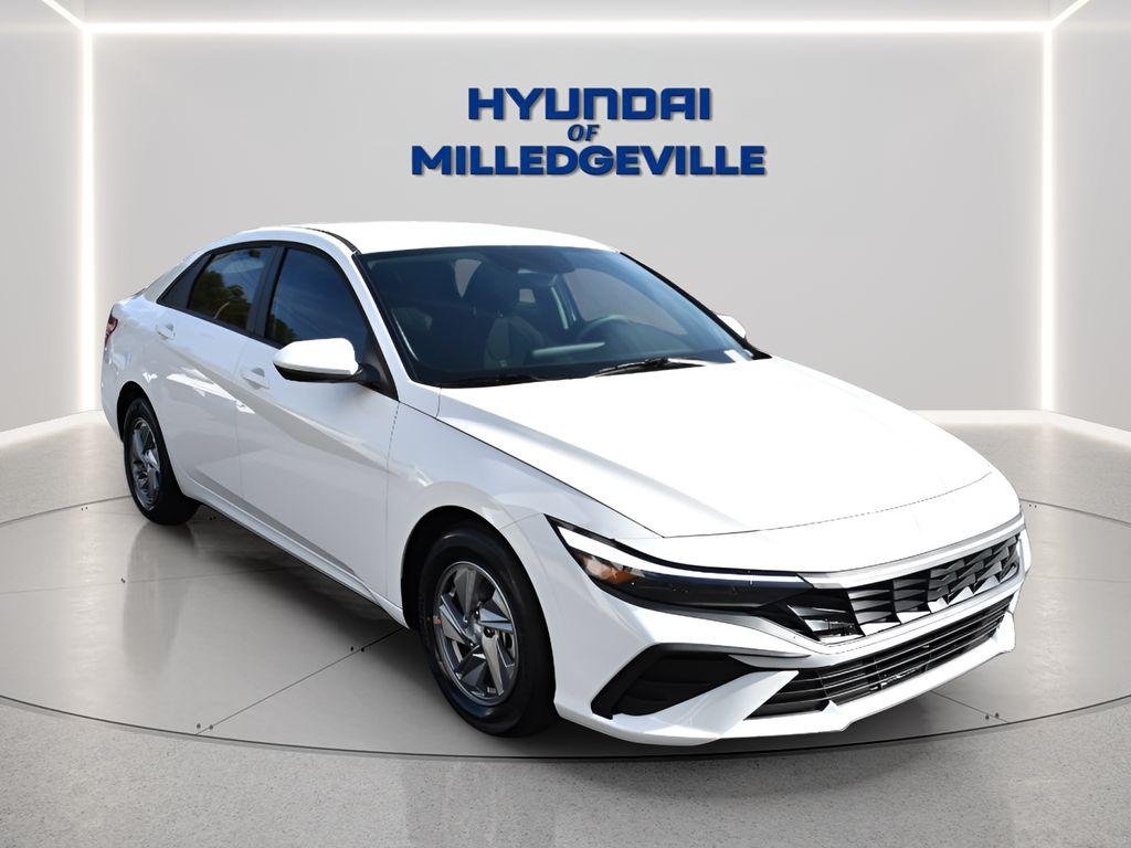 New 2026 Serenity White Hyundai SE image 6