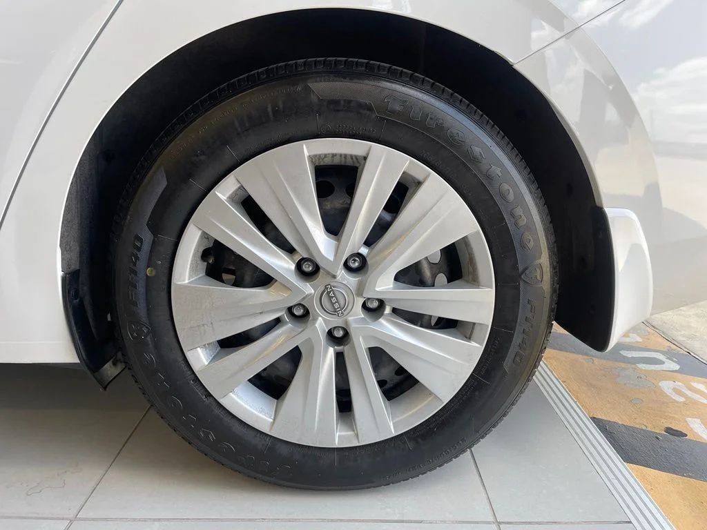 Used 2025 White Nissan S image 17