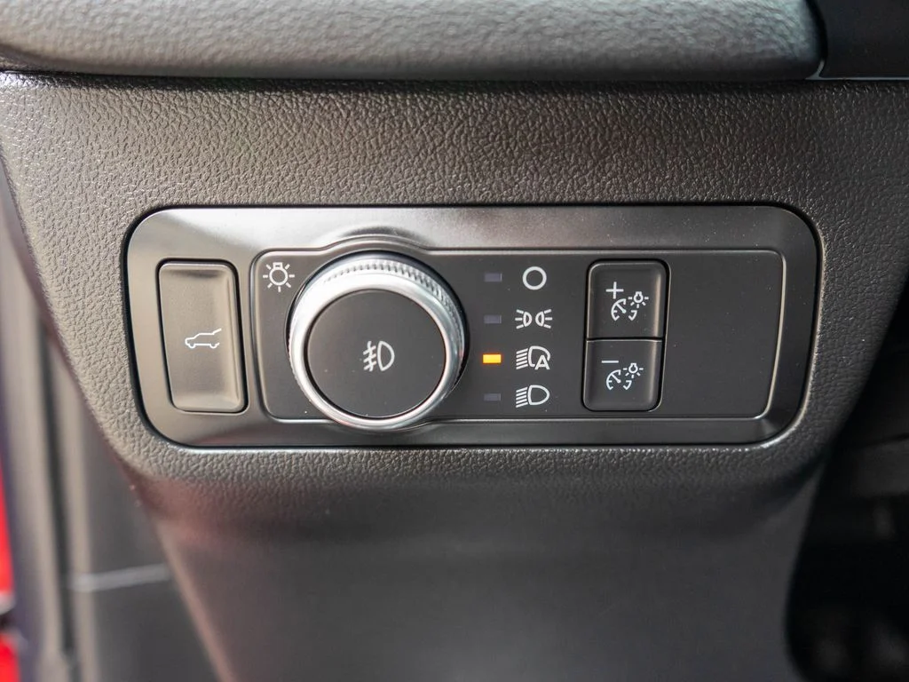 Used 2022 Red Ford SEL image 17