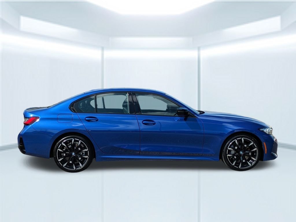 2025 BMW 3 Series 330i - Photo 6