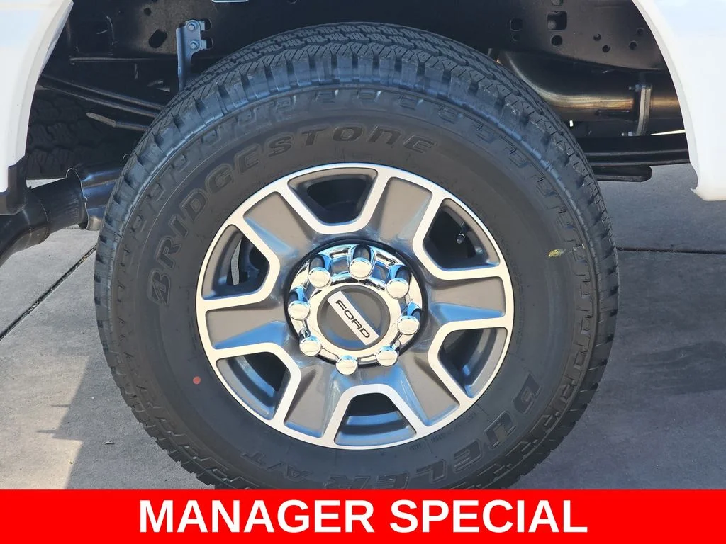 New 2026 Star White Metallic Tri-Coat Ford F-250® Platinum® image 38