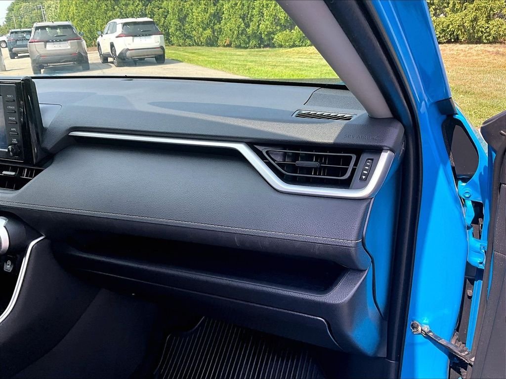 Used 2019 Blue Toyota LE image 13