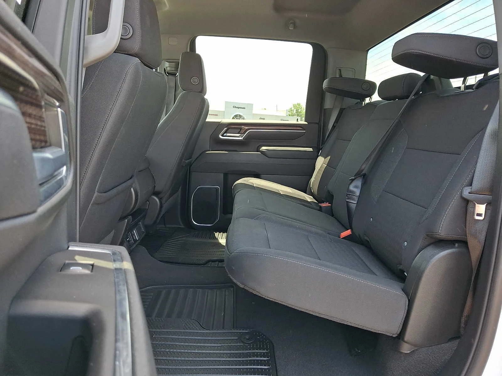 Used 2025 Summit White Chevrolet LT image 10