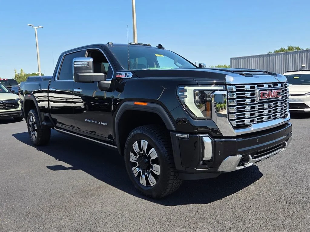 2024 GMC Sierra 4WD Crew Cab Standard Box Denali's photo
