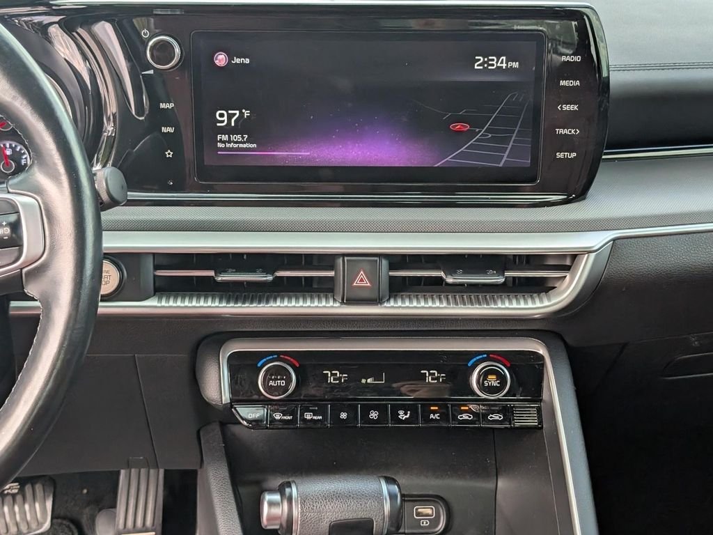 Used 2022 White Kia GT-Line image 16