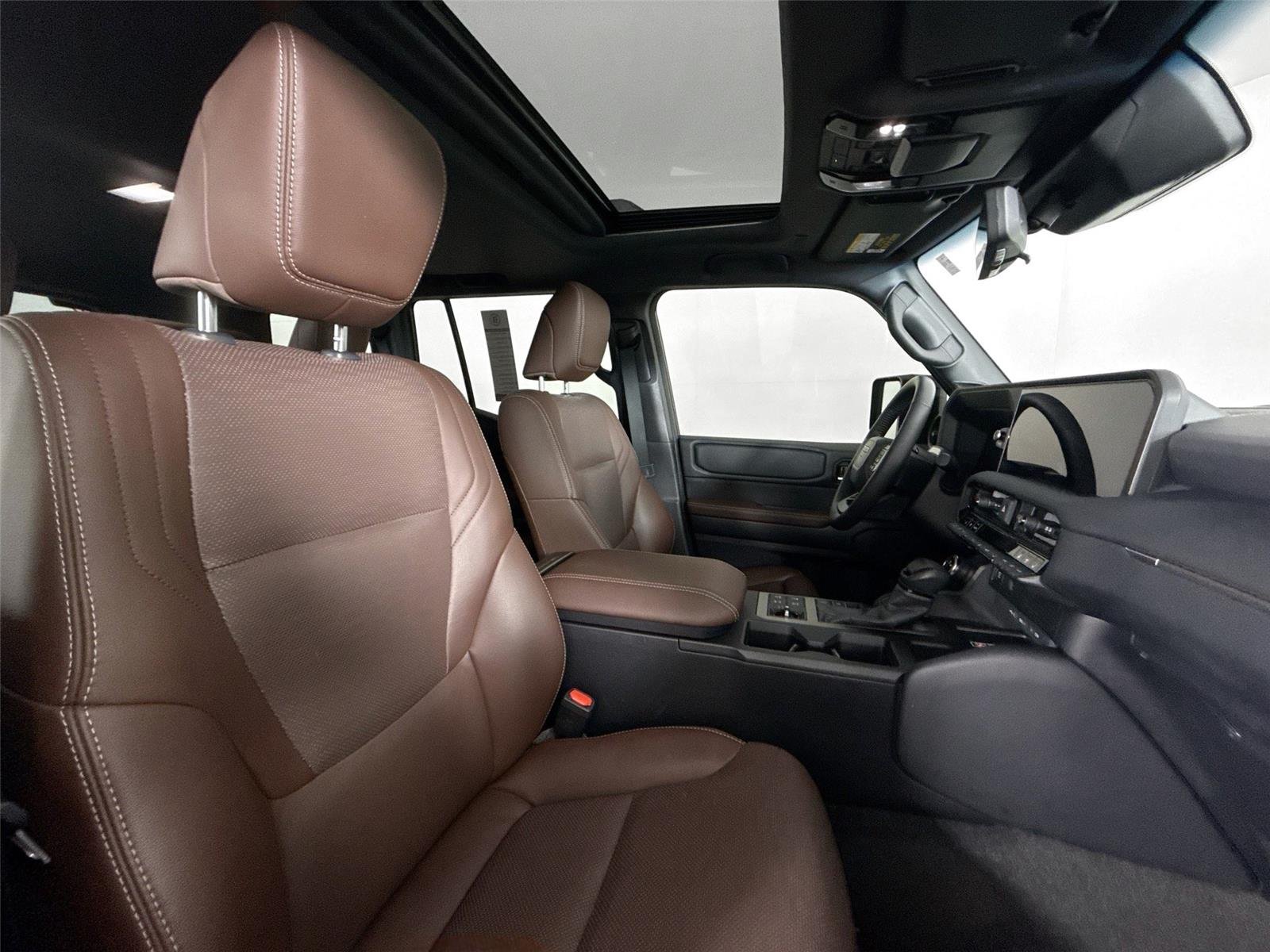 Used 2025 Black Toyota Base image 42
