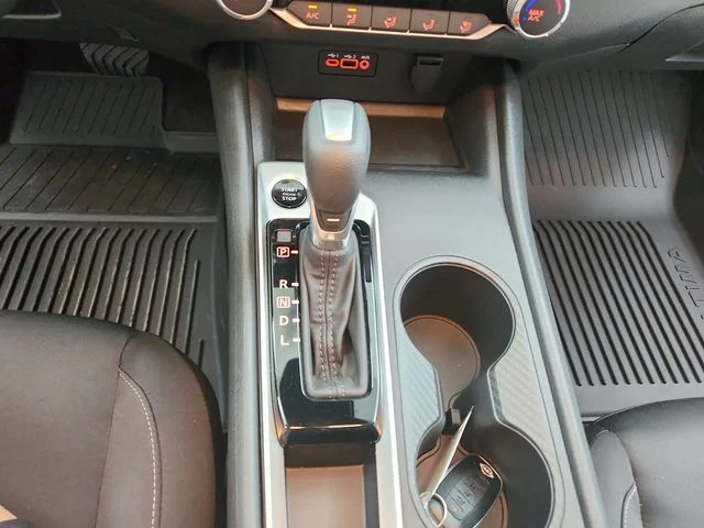 New 2026 White Nissan 2.5 SV image 24