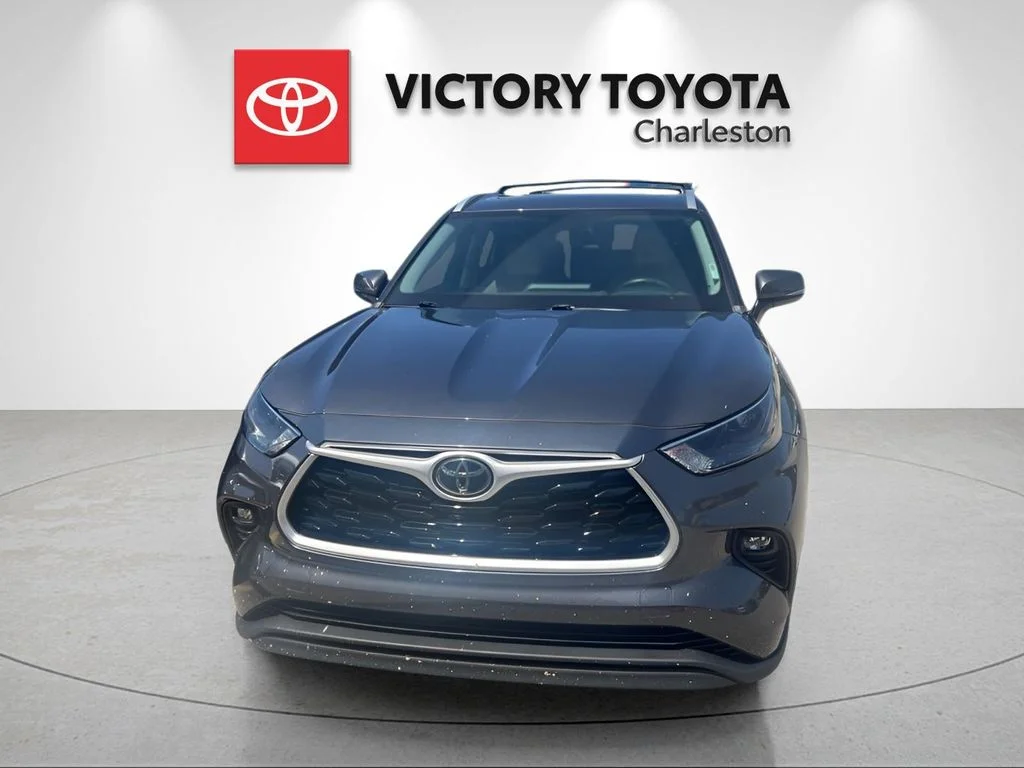 Used 2022 Gray Toyota XLE image 2
