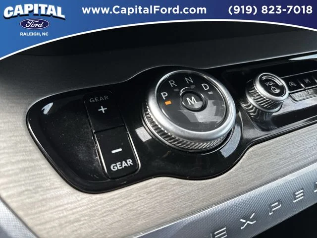 Used 2025 White Ford Platinum image 31