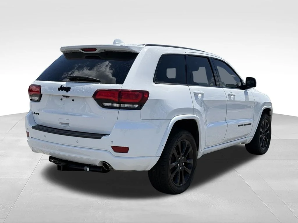 Used 2020 White Jeep Altitude image 26