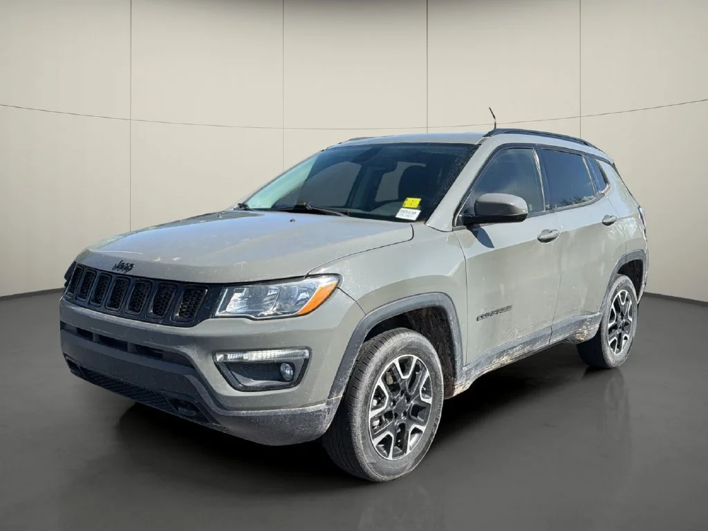 Used 2019 Grey Jeep Upland Edition image 3