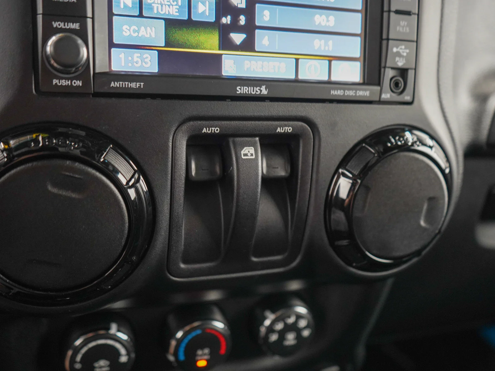 Used 2017 Chief Clearcoat Jeep Winter image 17