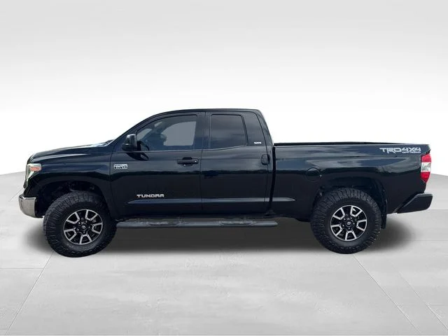 Used 2018 Black Toyota SR5 image 4